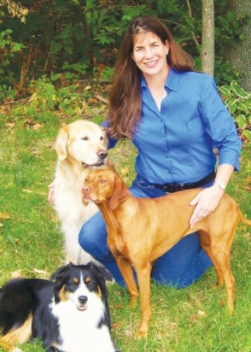 Catherine Steinke, CPDT-KA, to host a series of community education courses this fall. Photo Courtesy: Willamette Humane Society 