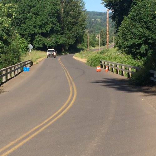 Bridge crossing the Yamhill River on Oak Ridge Road in Yamhill County