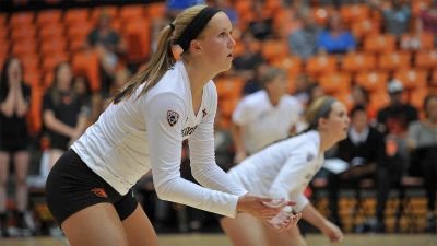 The Oregon State volleyball team (9-1) continued their strong start to the year, downing host Bakersfield Roadrunners (3-9) in 4-sets Saturday morning at the Roadrunner Classic, 22-25, 25-13, 25-23, 25-23. Photo Courtesy: Oregon State Athletics
