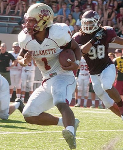 Dylan Jones scored three touchdowns while rushing for over 100 yards for the Bearcats. Photo Courtes